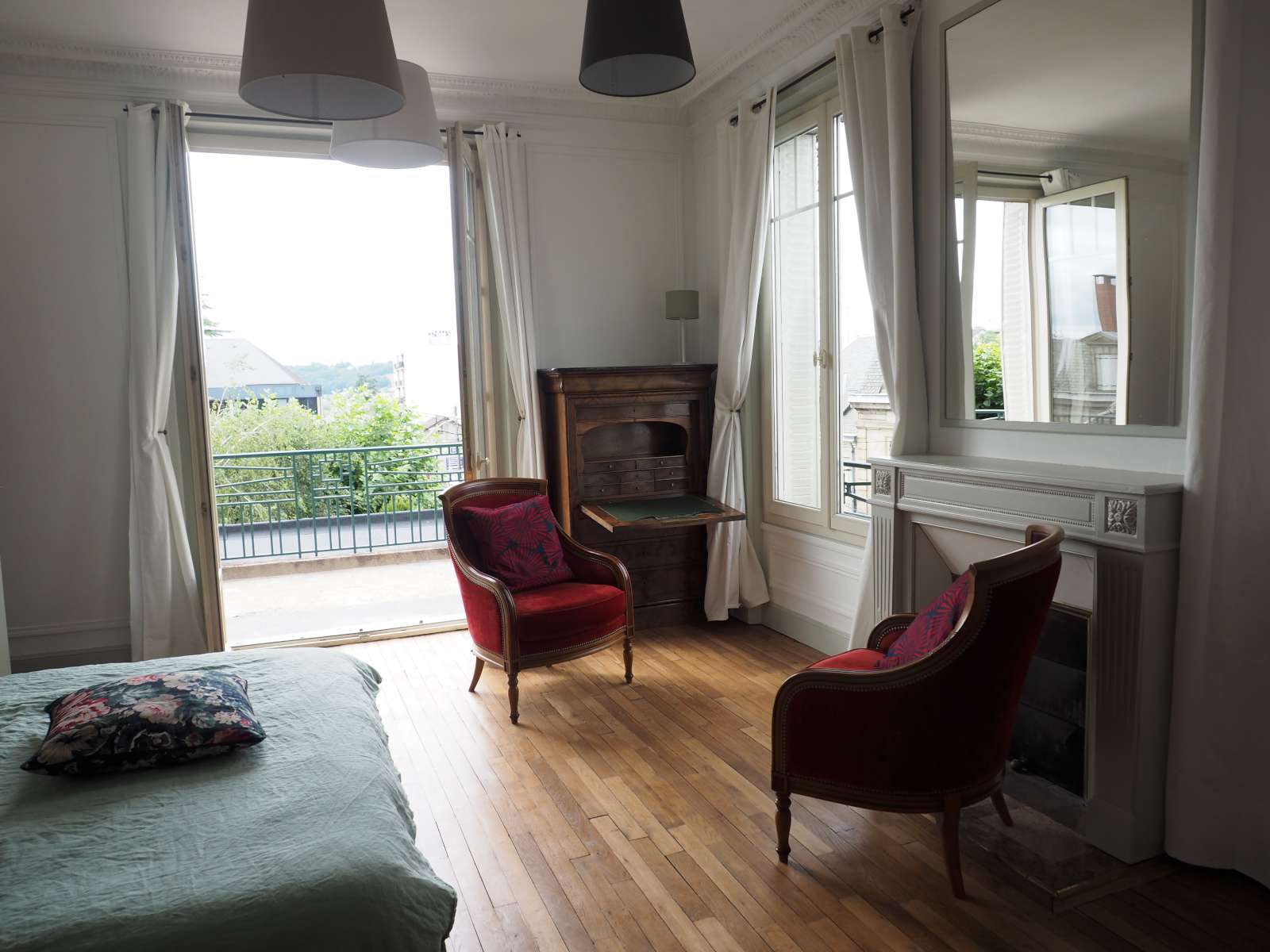 Une chambre avec terrasse